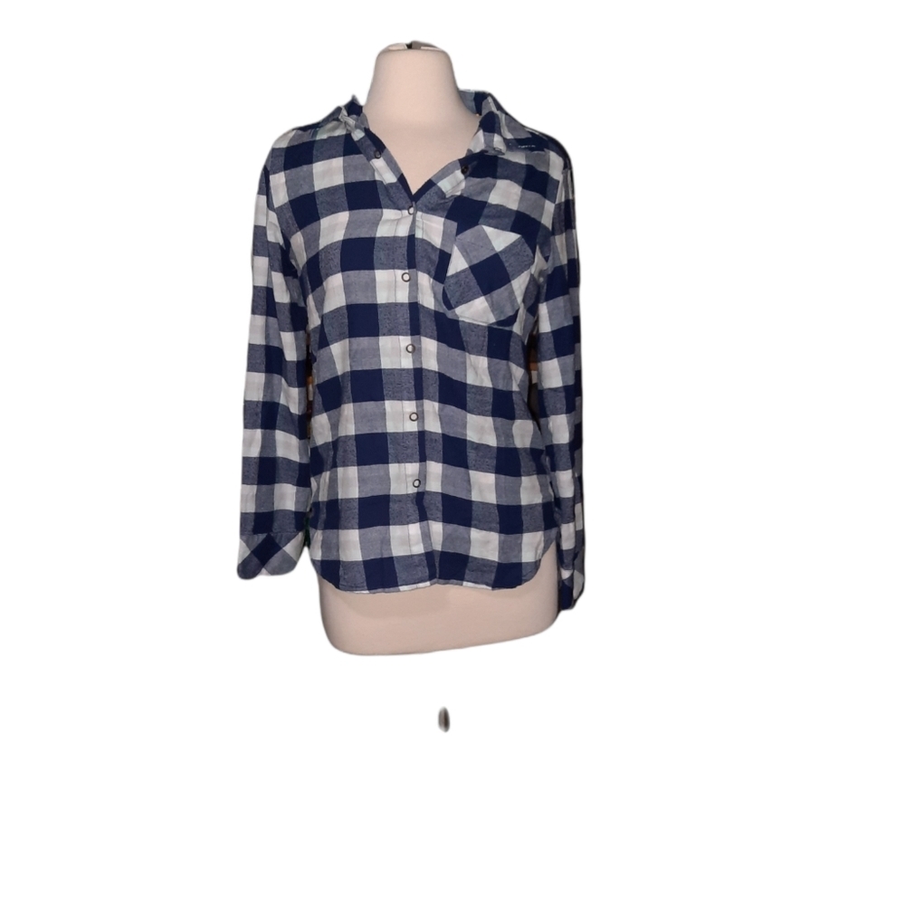 Make & Model S Button Down Plaid Shirt Woman Roll Tab Sleeve Flannel. Di…
